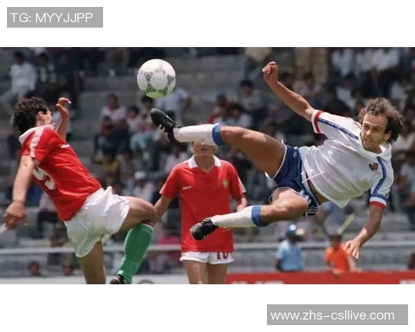 足球锦集:回顾经典瞬间与传奇球星的辉煌历程与精彩对决 足球锦集:回顾经典瞬间与传奇球星的辉煌历程与精彩对决